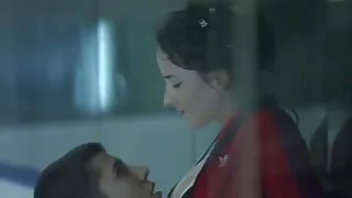 Le blogueur a filmé sa baise guillerette video porno dingue gratuit avec sa MILF bien-aimée