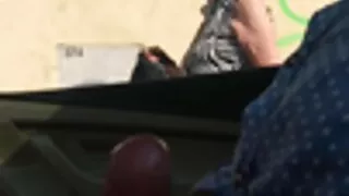 Un vibromasseur juteux baise une femme de vidéos porno pour les filles ménage hentai plantureuse