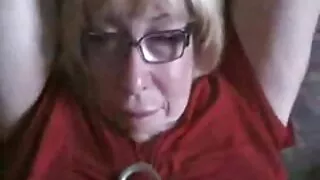 Un homme oppressif domine grossièrement une porno free 100 sale salope