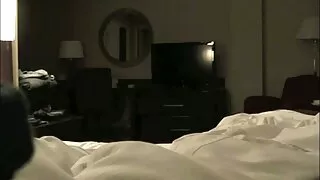 Étudiante chaude appelée porno gratuit orgie camarade de groupe pour le sexe sur la came