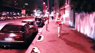 Blonde en costume résille sites de vidéos porno aime le sexe anal macho