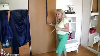 Éjaculation de salope plantureuse de 18 ans dans la bouche après une profonde video porno film français succion et baise