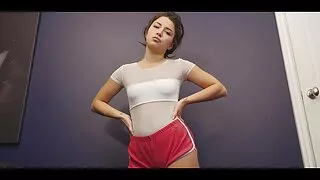 Il a offert de l'argent à la sœur de son meilleur ami pour vidéos de sexe porno la nudité et l'intimité