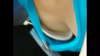 Sympa avec une fille blonde qui s'est rendue à un trou du cul sex borno gratuit à la campagne