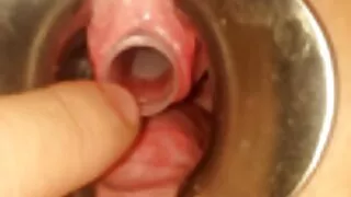 Masseuse des vidéos porno gratuit séduit avec confiance une fille d'ébène pour baiser sur la table