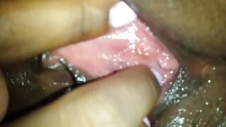 Belle brune vidéos porno français aux gros seins doigtant la chatte en solo Vidos
